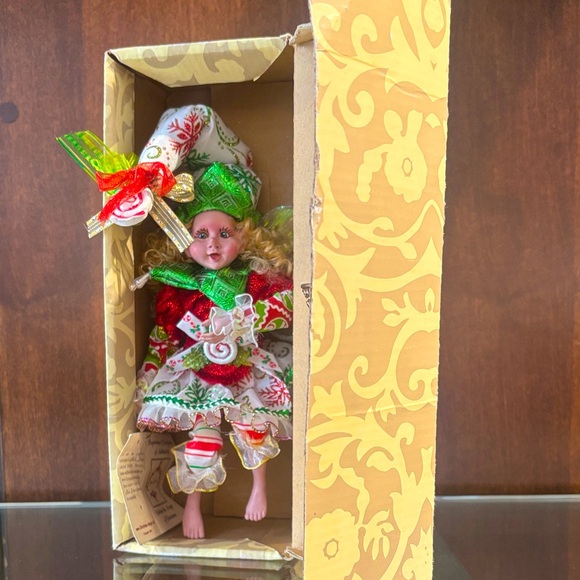 Mark Roberts Vintage  Fairy Figurine with Pink and Green Accents - Picture 1 of 11